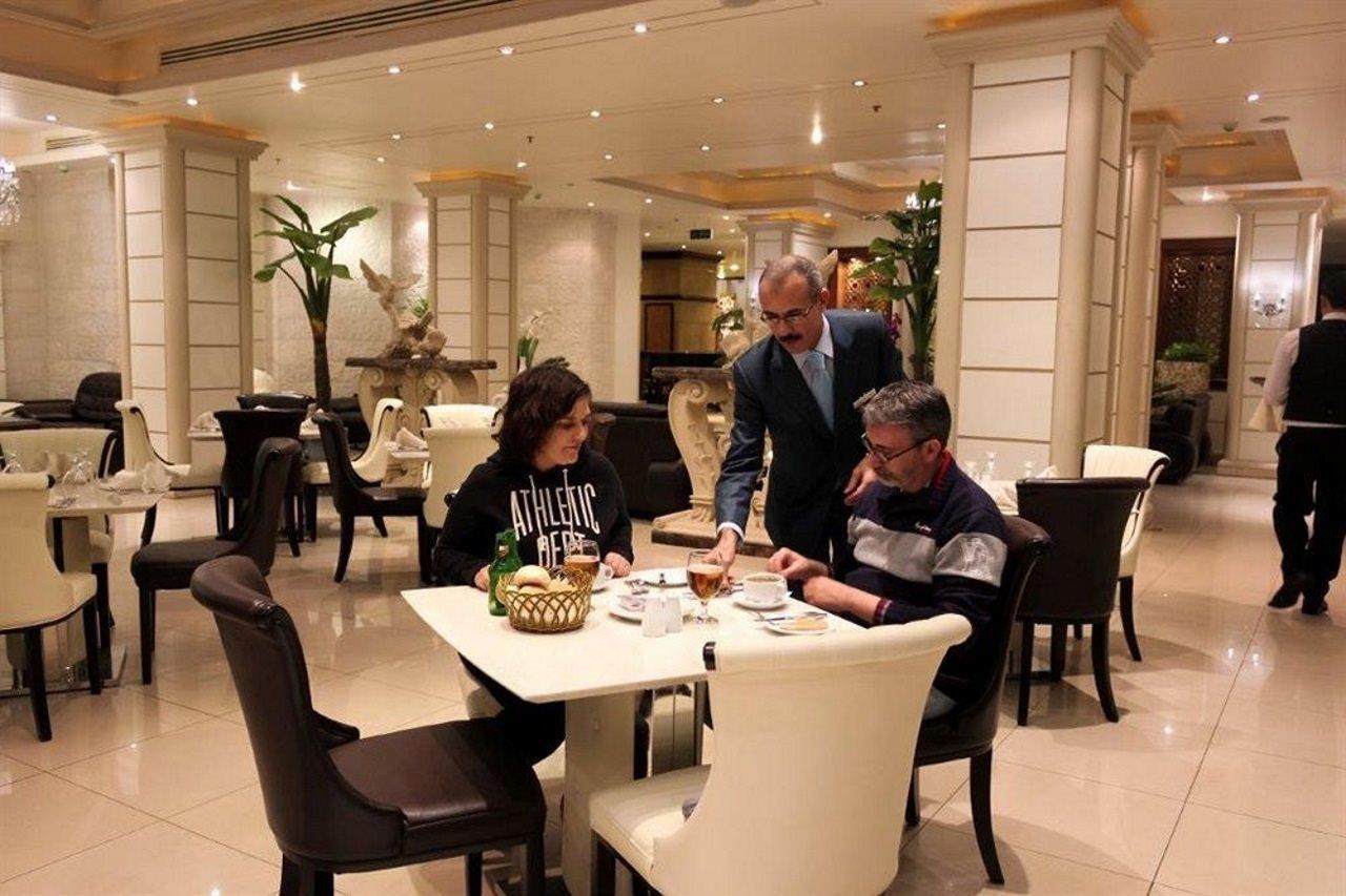 Hotel Days & 4*